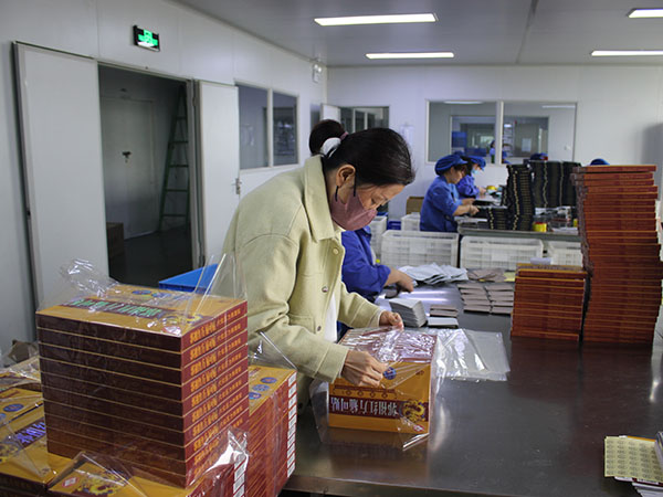 判斷膏藥oem加工廠家的優劣方法，貼牌選廠就用它